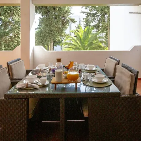 Laurus Apartment
